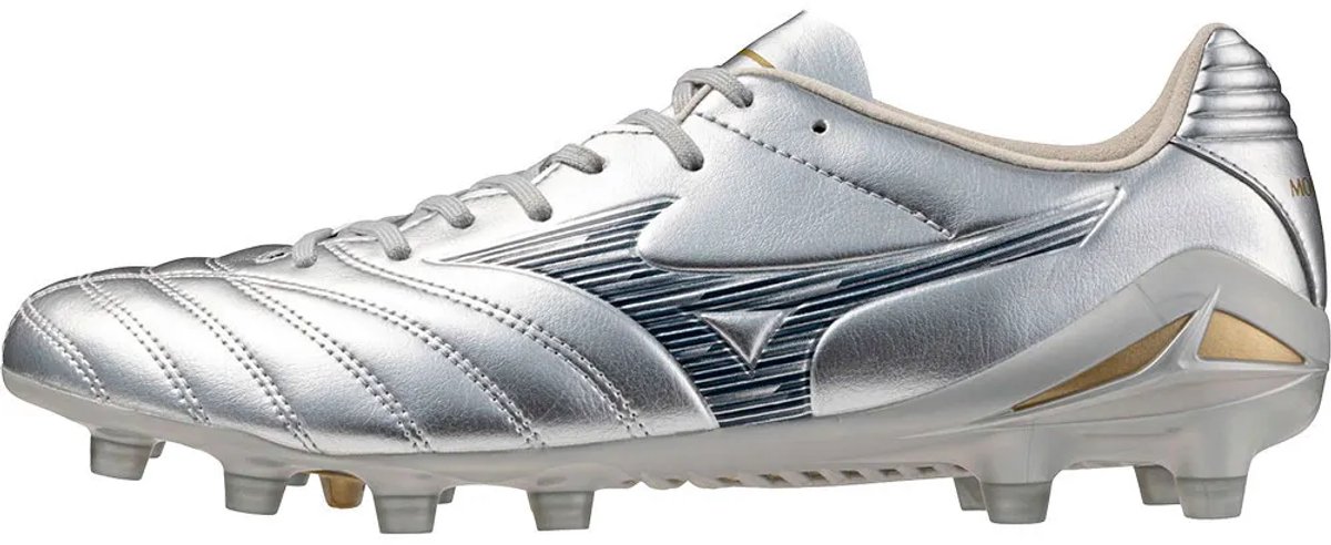 Mizuno Monarcida Neo III Pro voetbalschoenen in zilver, EU 44 1/2, met gestroomlijnd design en comfortabele pasvorm.