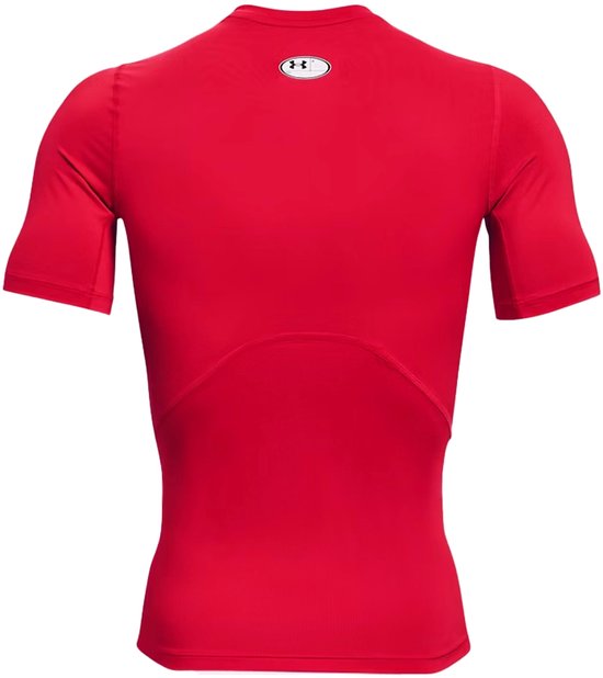 Rood sportshirt van Under Armour, korte mouwen, met logo op de rug.