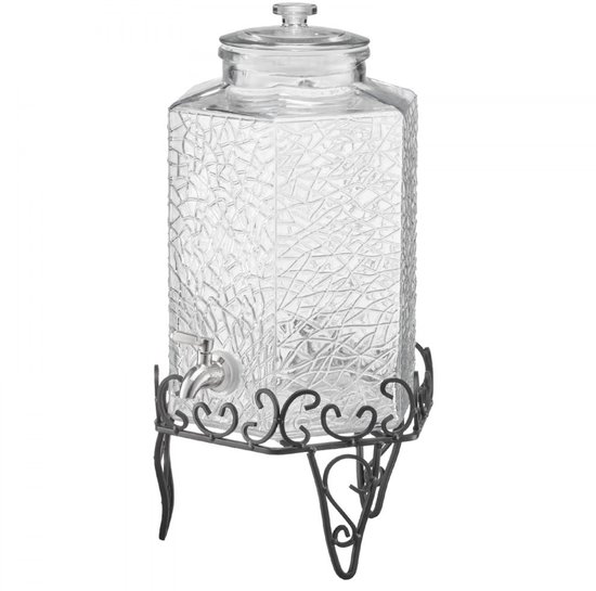 Transparante glazen drankdispenser met een getextureerd, facetglas oppervlak en een chromen kraan. Staat op een sierlijke zwarte metalen standaard.