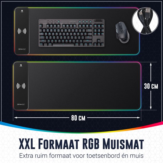 XXL RGB muismat van 80x30cm, met een toetsenbord en muis erop. De muismat heeft RGB LED-randverlichting en een ingebouwde draadloze oplader.