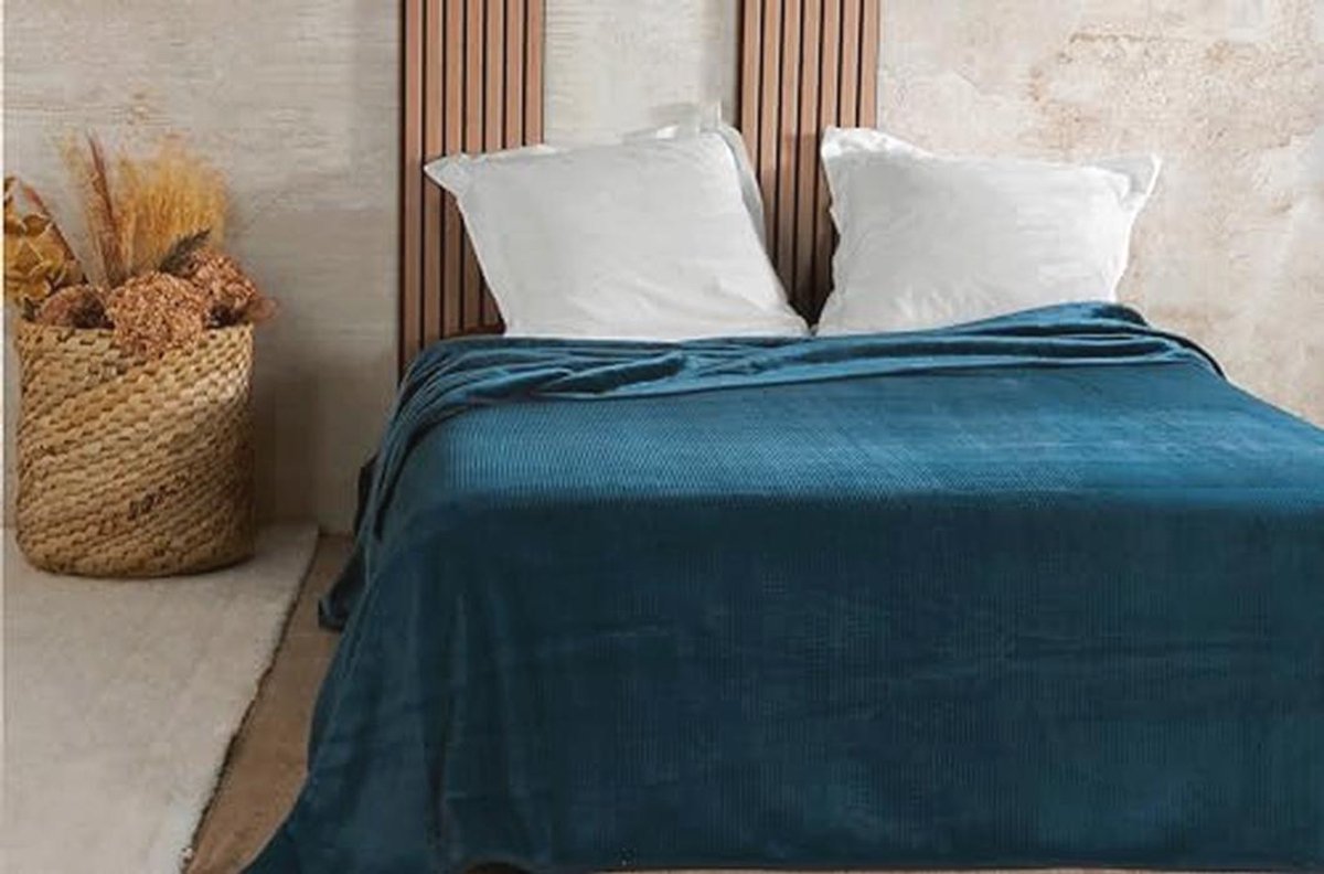 Velvet Bedspread 180 x 240 cm - Waffle Pattern - Navy Blue