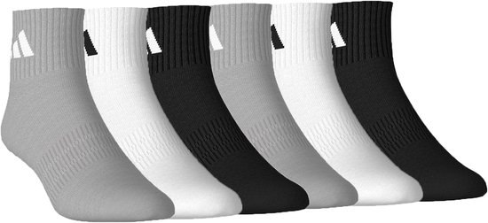 Zes paar adidas enkelsokken in grijs, wit en zwart. De sokken hebben een opvallende witte of grijze adidas logo.