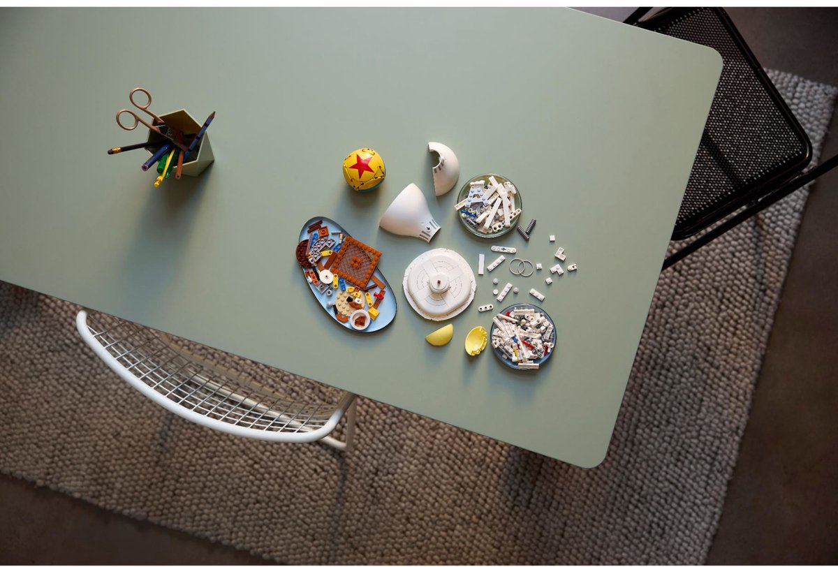 LEGO® Ideas Disney Pixar Luxo Jr. Displaymodel - 21357 — afbeelding 12