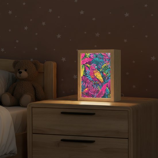 Nachtlampje 15x20 cm - Kinder lampje - Papegaai - Tropisch - Jungle - Kleurrijk - Tafellamp kinderkamer - Slaapkamer lamp - Bedlamp kinderen - Kinderlampje stopcontact - Wandlamp babykamer - Nachtlampjes van Merkloos — afbeelding 2