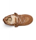 Bruine UGG sneaker met suède, mesh, teddy voering en ruitjes veter.