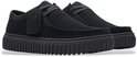 Zwarte suède Clarks Torhill Lo veterschoenen met dikke zwarte zool.