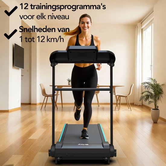 Vrouw rent op loopband in een lichte woonkamer. "12 trainingsprogramma's" en "Snelheden van 1 tot 12 km/u"