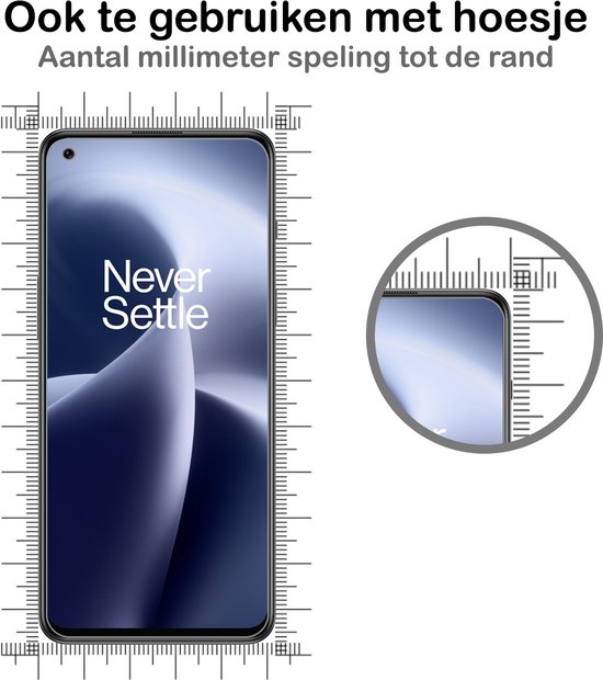Telefoon met millimeterverdeling, toont hoever de screenprotector tot de rand reikt.