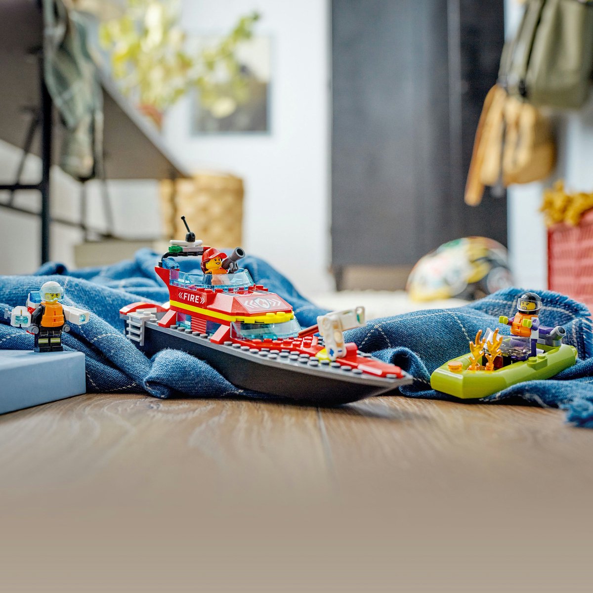 LEGO City Reddingsboot Brand Speelgoed voor Kinderen - 60373 — afbeelding 22