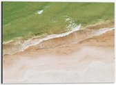 WallClassics - Dibond - Groenkleurige Zee aan het Strand - 40x30 cm Foto op Aluminium (Met Ophangsysteem)