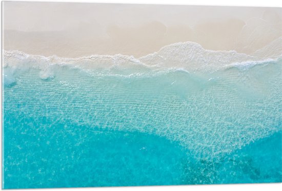 Acrylglas - Bovenaanzicht van Helderblauwe Oceaan met Golven - 105x70 cm Foto op Acrylglas (Wanddecoratie op Acrylaat)