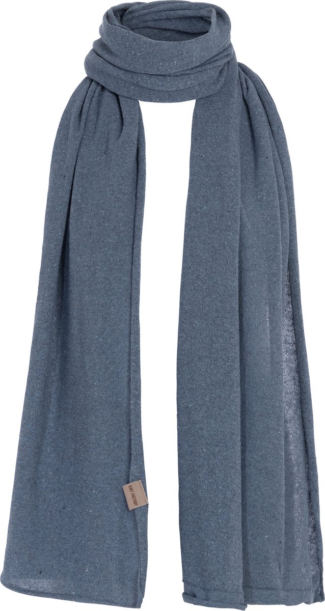 Knit Factory Iris Sjaal Dames - Katoenen sjaal - Langwerpige sjaal - Donkerblauwe zomersjaal - Dames sjaal - Jeans - 200x50 cm - Duurzaam & Milieuvriendelijk - 92% gerecycled katoen