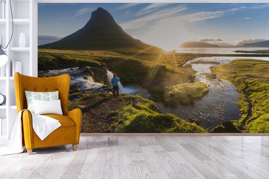 Papier peint photo Snæfellsnes - montagne Kirkjufell au lever du soleil en Islande largeur 395 cm x hauteur 220 cm - Impression photo sur papier peint en vinyle (disponible en 7 tailles) - chambre / chambre / bureau de vie