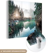 MuchoWow® Glasschilderij 50x50 cm - Schilderij acrylglas - Natuur - Bomen - Bergen - Meer - Foto op glas - Schilderijen
