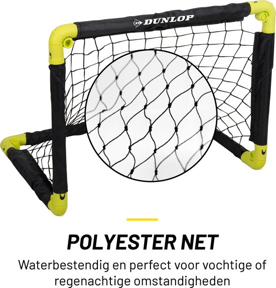 Zwart en geel voetbaldoel met een close-up van het waterdichte polyester net. Tekst: 'POLYESTER NET'.