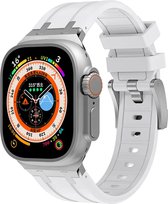 Strap-it luxe liquid siliconen bandje geschikt voor de Apple Watch 1/2/3/4/5/6/7/8/9/SE/Ultra (2) in de maat 42 mm 44 mm 45 mm 49 mm - luxe rubberen iWatch sport bandje met RVS aansluiting (wit met zilver)