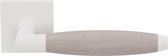 Deurkruk op rozet - Wit - RVS - GPF bouwbeslag - Ika XL Deurklink wit/ eiken whitewash haaks met trapezium eindknop op vierkante