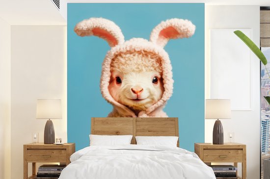 Behang - Fotobehang Lammetje - Paashaas - Kostuum - Breedte 165 cm x hoogte 220 cm