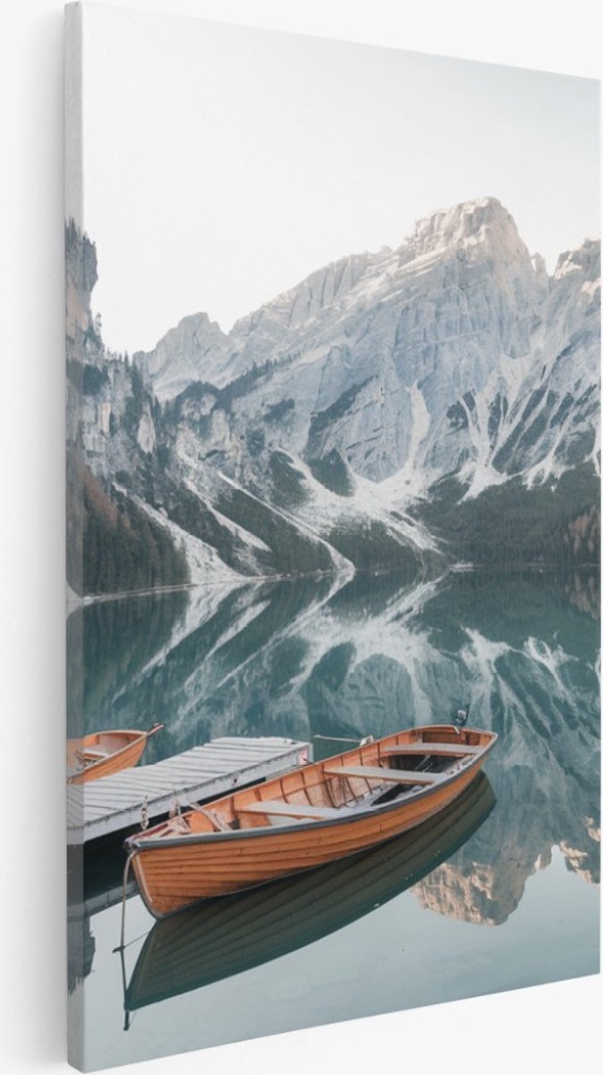Saammp Canvas Schilderij - Boot in de dolomieten - Landschap - Natuur - 60x90 - Foto op canvas - Wanddecoratie - Muurdecoratie Woonkamer - Slaapkamer decoratie - Canvas Print Multicolor
