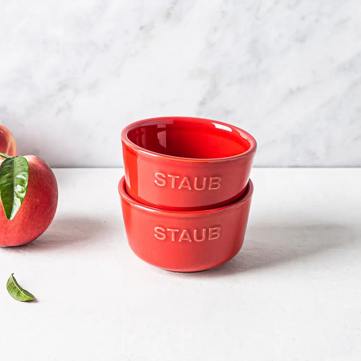 Staub Desert Schaaltjes - Ramekin Set Van 2 - Rood - Keramisch - Tapas Schalen - Toetje - Geschikt Voor Magnetron Oven Vaatwasser — cadeau in Kookcadeaus - foto 2