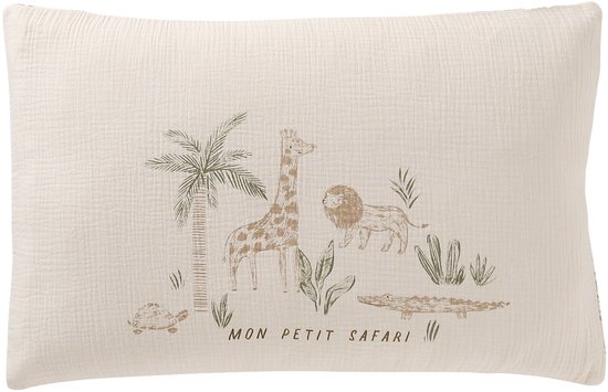 Crèmekleurige kussensloop met een illustratie van safaridieren en de tekst 'Mon Petit Safari'.
