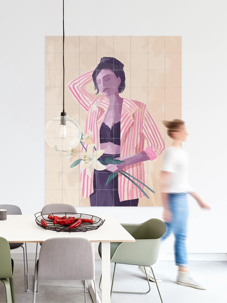 IXXI Lilly In A Jacket, Goed Blauw - 80 x 100 cm - Gratis ophangtool - Grote wanddecoratie en posters - Strepen, Illustraties, Digitale Kunst