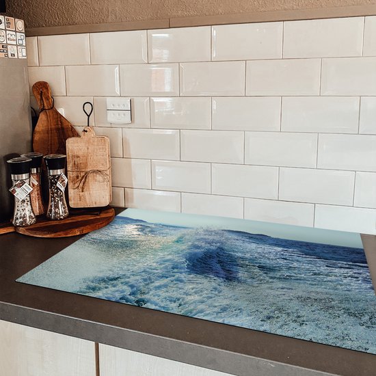 KitchenYeah® Inductie beschermer 80.2x52.2 cm - Golven in blauwe zee - Kookplaataccessoires - Afdekplaat voor kookplaat - Inductiebeschermer - Inductiemat - Inductieplaat mat