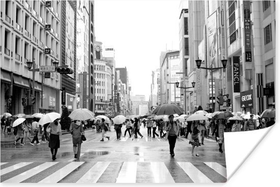 Ginza in de regen zwart-wit foto Poster 90x60 cm - Foto print op Poster (wanddecoratie)