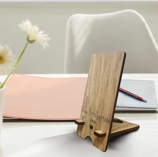 Skyline Telefoonhouder Dokkum Eikenhout - Smartphone Tablet Houder 7x15 cm - iPad / iPhone / Smartphone tafel standaard desktop - Thuis werken - Cadeau - WoodWideCities