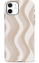 xoxo Wildhearts Minimal Nude - Double Layer - Hardcase geschikt voor iPhone 11 hoesje - Siliconen hoesje iPhone met golven print - Cover geschikt voor iPhone 11 beschermhoes - wit / beige / bruin