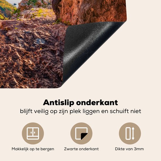 KitchenYeah® Inductie beschermer 78x52 cm - Grot - Berg - Landschap - Natuur - Kookplaataccessoires - Afdekplaat voor kookplaat - Inductiebeschermer - Inductiemat - Inductieplaat mat