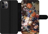 Bookcase Geschikt voor iPhone 11 Pro Max telefoonhoesje - Stilleven met bloemen - Schilderij - Oude meesters - Met vakjes - Wallet case met magneetsluiting