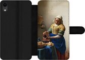 Bookcase Geschikt voor iPhone XR telefoonhoesje - Het melkmeisje - Vermeer - Oude meesters - Met vakjes - Wallet case met magneetsluiting