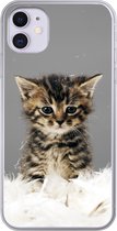 Geschikt voor iPhone 11 hoesje - Kat - Kitten - Veren - Siliconen Telefoonhoesje