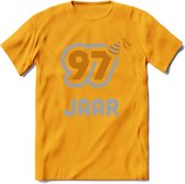 97 Jaar Feest T-Shirt | Goud - Zilver | Grappig Verjaardag Cadeau Shirt | Dames - Heren - Unisex | Tshirt Kleding Kado | - Geel - XL