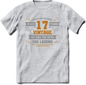 17 Jaar Legend T-Shirt | Goud - Zilver | Grappig Verjaardag Cadeau | Dames - Heren | - Licht Grijs - Gemaleerd - M