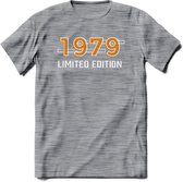 1979 Limited Edition T-Shirt | Goud - Zilver | Grappig Verjaardag en Feest Cadeau Shirt | Dames - Heren - Unisex | Tshirt Kleding Kado | - Donker Grijs - Gemaleerd - S