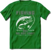 Fishing Has No Age Limit - Vissen T-Shirt | Grijs | Grappig Verjaardag Vis Hobby Cadeau Shirt | Dames - Heren - Unisex | Tshirt Hengelsport Kleding Kado - Donker Groen - XXL