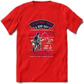 A bad Day Fishing - Vissen T-Shirt | Roze | Grappig Verjaardag Vis Hobby Cadeau Shirt | Dames - Heren - Unisex | Tshirt Hengelsport Kleding Kado - Rood - XL