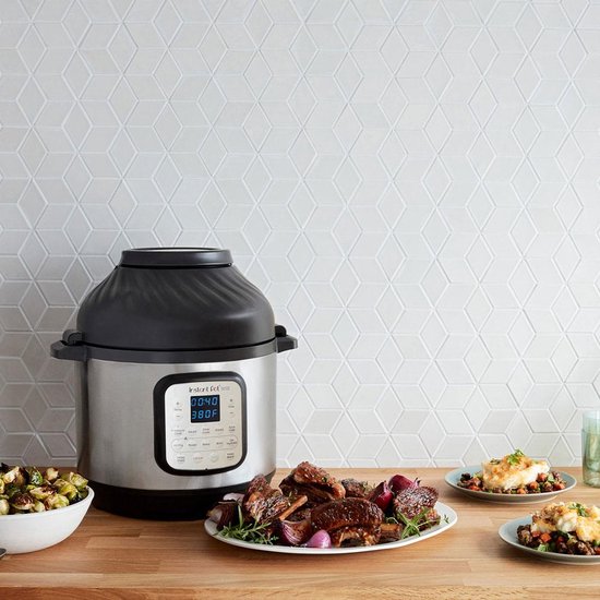 Instant Pot Duo Crisp 7,6L multicooker met airfryer - Snelkoken, sauteren, stomen, slow cook, sous vide, warmhouden, air fry, roosteren, bakken, braden en dehydrateren.