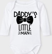 Baby Rompertje met tekst 'Daddy's little man 2' |Lange mouw l | wit zwart | maat 50/56 | cadeau | Kraamcadeau | Kraamkado