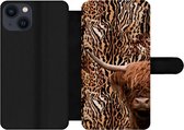 Étui pour téléphone iPhone 13 Bookcase - Highlander écossais - Vache - Imprimé panthère - Avec poches - Étui portefeuille avec fermeture magnétique