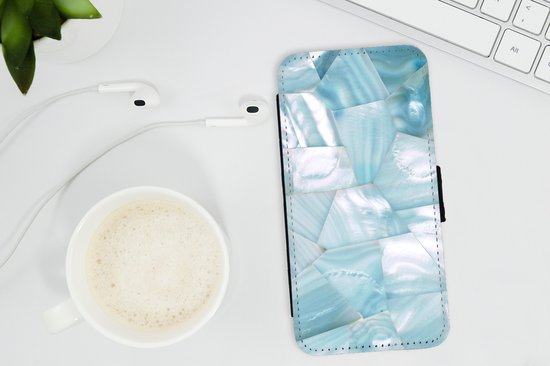 Telefoonhoesje Geschikt voor iPhone 12 Pro Max telefoonhoesje - Natuursteen - Blauw - Parelmoer - Met vakjes - Wallet case met magneetsluiting