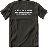 Ik Mocht Van De Dokter Maar 3 Biertjes Per Dag T-Shirt | Bier Kleding | Feest | Drank | Grappig Verjaardag Cadeau | - Donker Grijs - 3XL