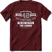 42 Jaar Legend T-Shirt | Zilver - Wit | Grappig Verjaardag en Feest Cadeau | Dames - Heren - Unisex | Kleding Kado | - Burgundy - M