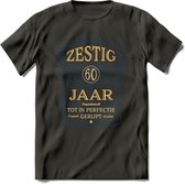 60 Jaar Legendarisch Gerijpt T-Shirt | Royal Blue - Ivoor | Grappig Verjaardag en Feest Cadeau Shirt | Dames - Heren - Unisex | Tshirt Kleding Kado | - Donker Grijs - S