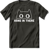 Hang In There - Katten T-Shirt Kleding Cadeau | Dames - Heren - Unisex | Kat / Dieren shirt | Grappig Verjaardag kado | Tshirt Met Print | - Donker Grijs - XXL