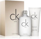 Calvin Klein Ck One Eau De Toilette Spray   Body Moisturizer For Vrouwen Gift Set