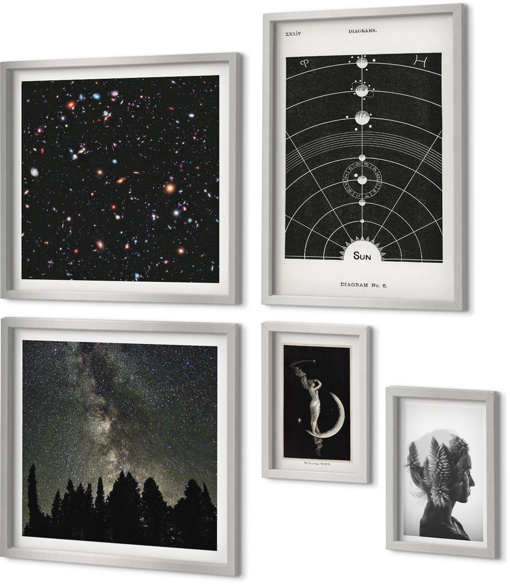 Coloray 5-Delige Schilderij Set - Sterrenstelsel In Het Zonnestelsel 'S Nachts Figuur Op De Maan - 20 x 30 cm - Decoratieve Schilderijen - Wanddecoratie - Hal - Stijlvolle Muurdecoratie Zilveren lijst