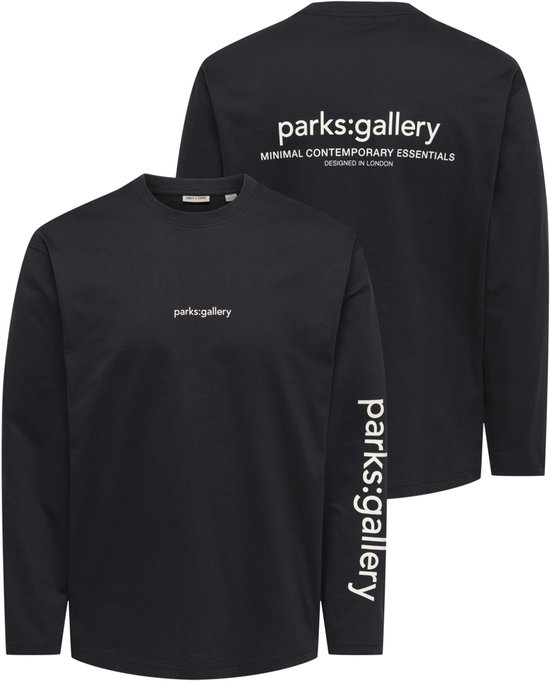 Zwarte longsleeve met 'parks:gallery' op de borst en mouw, en tekst op de rug.